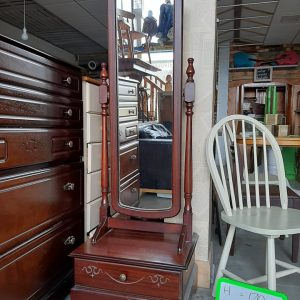 Free-standing Mirror Unit