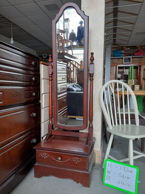 Free-standing Mirror Unit